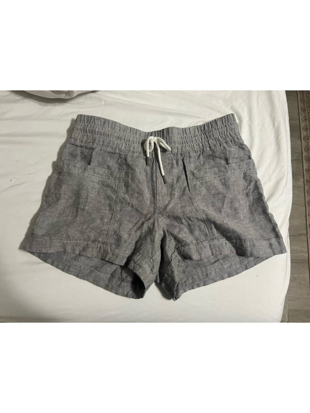 Athleta Cabo Linen 4” Short Gray Size 6